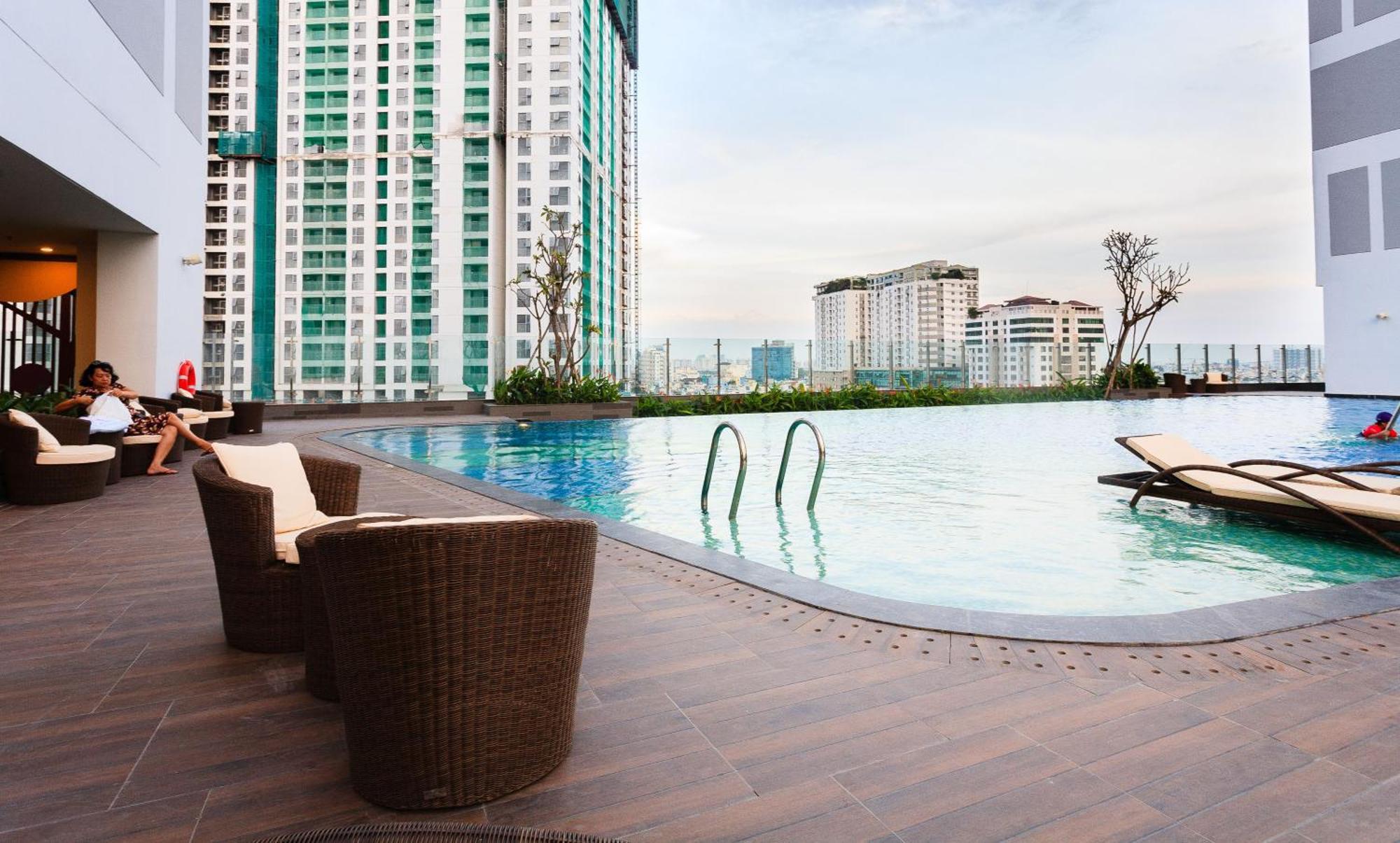 Yo'S Homes Rivergate Apartment Infinity Pool Near District 1 Ho Chi Minh City Exterior photo