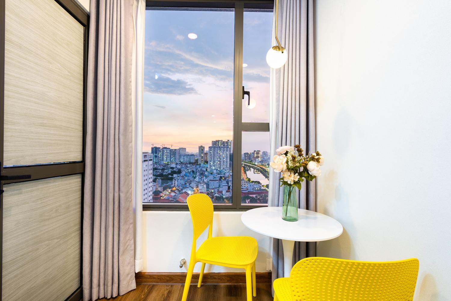 Yo'S Homes Rivergate Apartment Infinity Pool Near District 1 Ho Chi Minh City Exterior photo